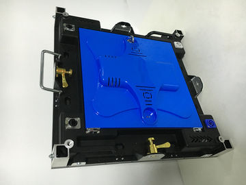 China La pantalla de visualización llevada UHD negra de la cara SMD2020, restaura la echada llevada 3840HZ del pixel del estrecho de la exhibición fábrica