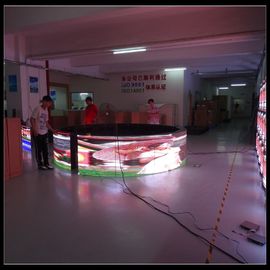 China Pantalla curvada de la pantalla LED de la publicidad de la cartelera, pared video a todo color de 6500 liendres distribuidor